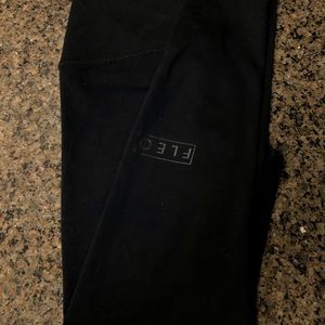 FLEO LEGGINGS